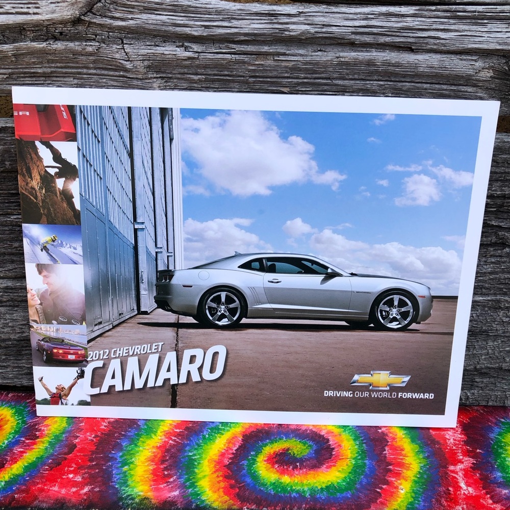 🩶2012 Chevrolet Camaro car dealer Brochure vintage-English Edition!